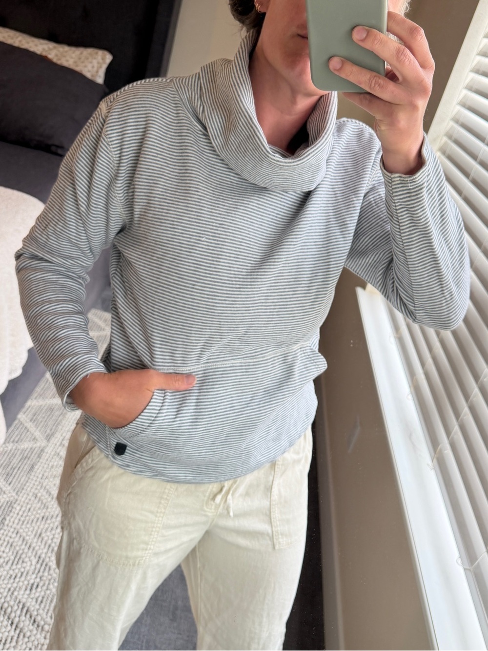 Burton Ellmore Striped Cowl Neck High Low Pullover Sweatshirt Size
